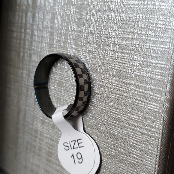 ๐ฅ5/$25๐ฅ Unisex checkered ring - Picture 1 of 3